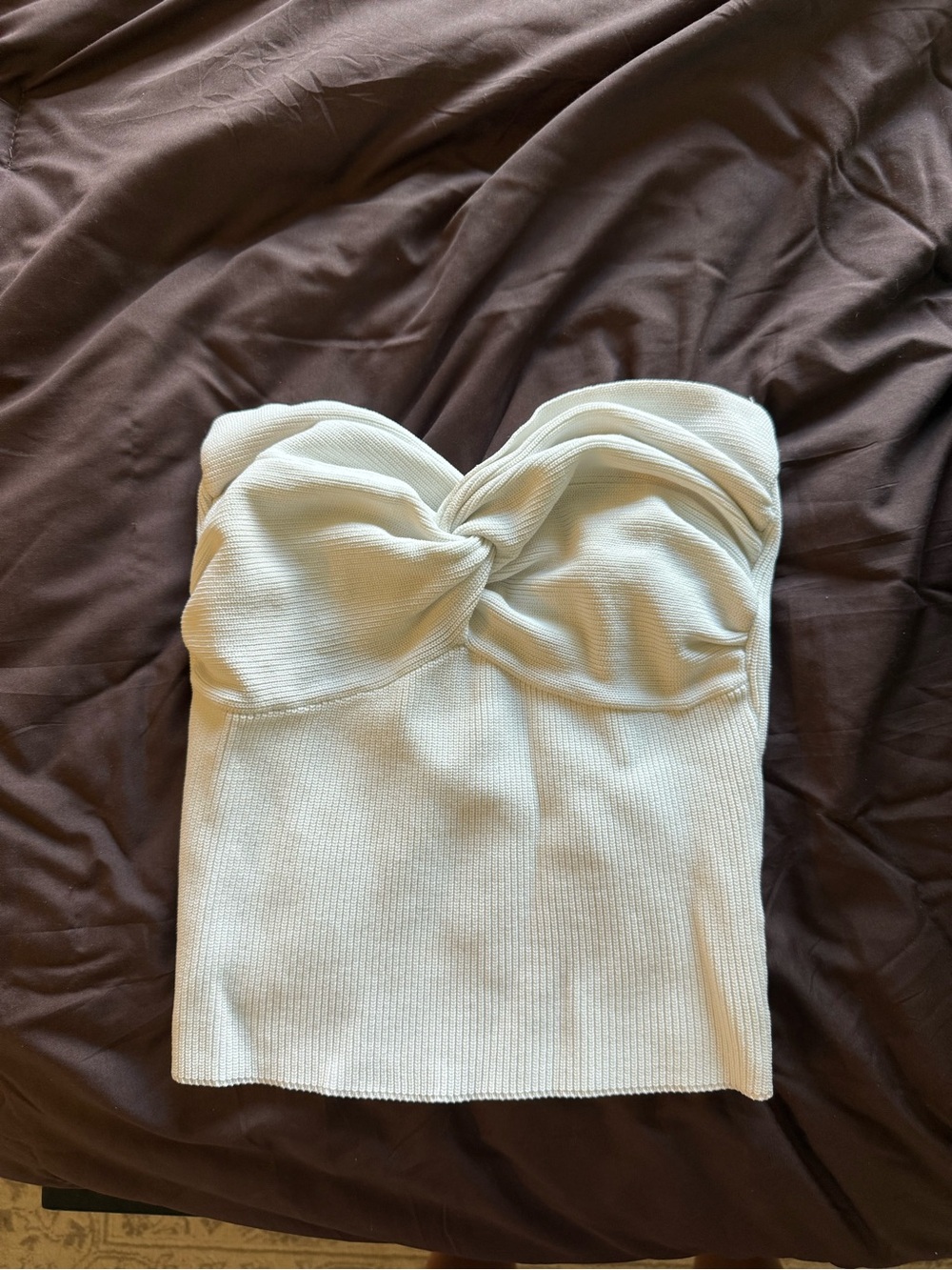 vestique Cream Strapless Twist-Front Ribbed Camisole